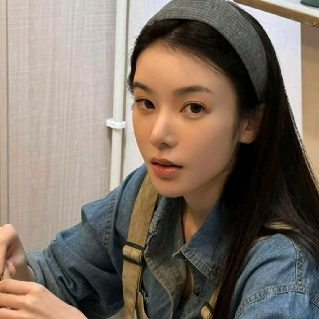 小婷爱臭美😘😘