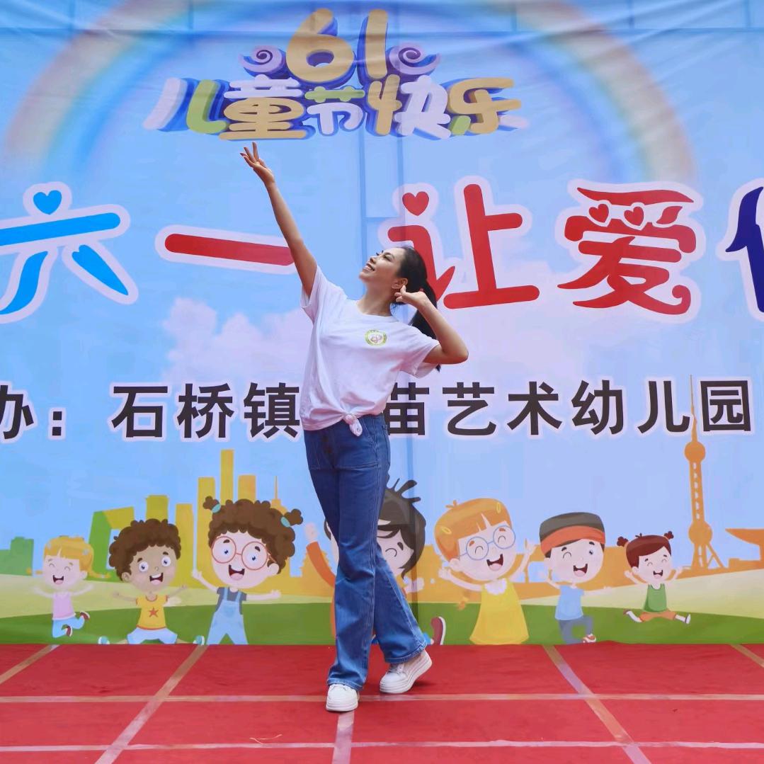 易卓青
