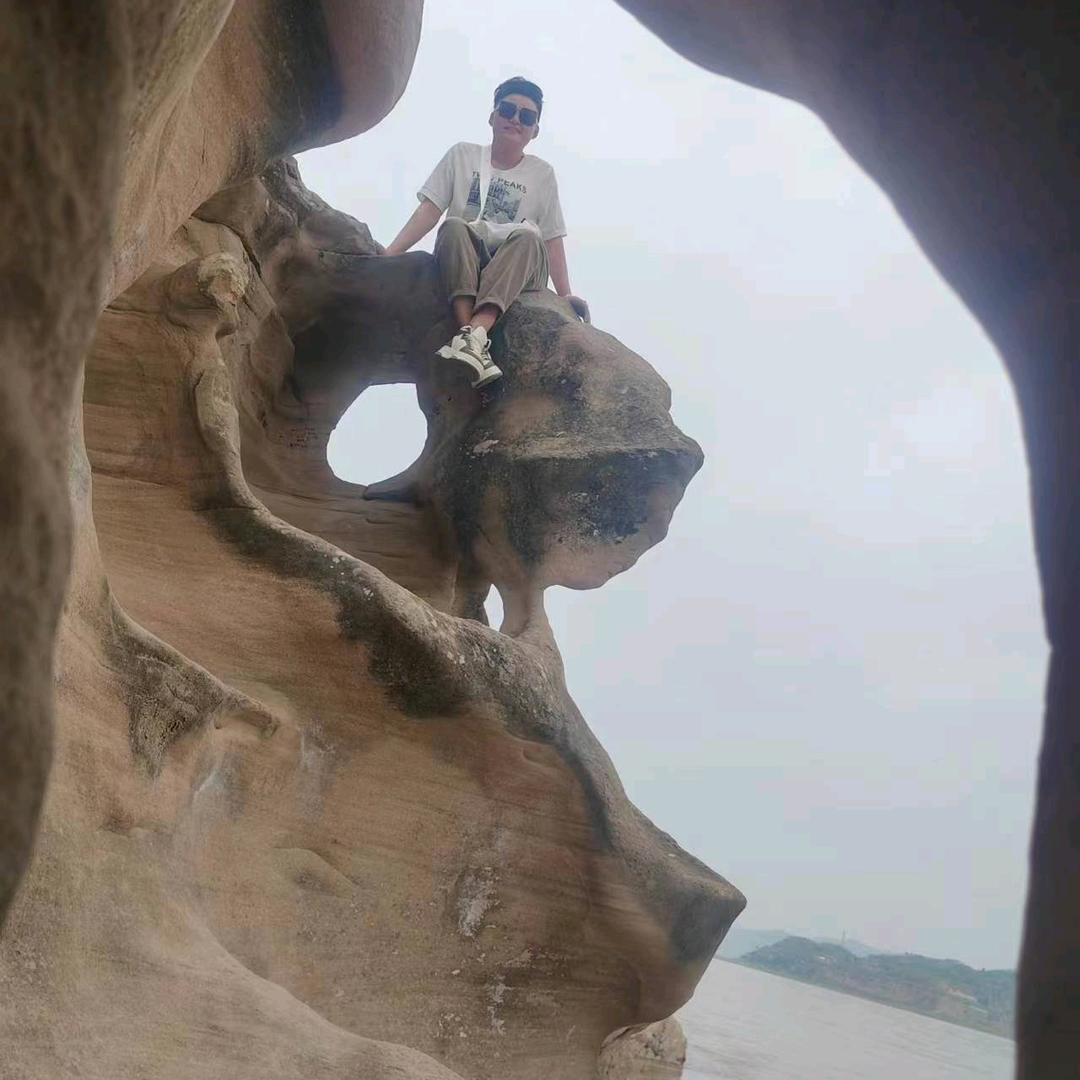 女汉子(￣y▽￣)~*捂嘴偷笑