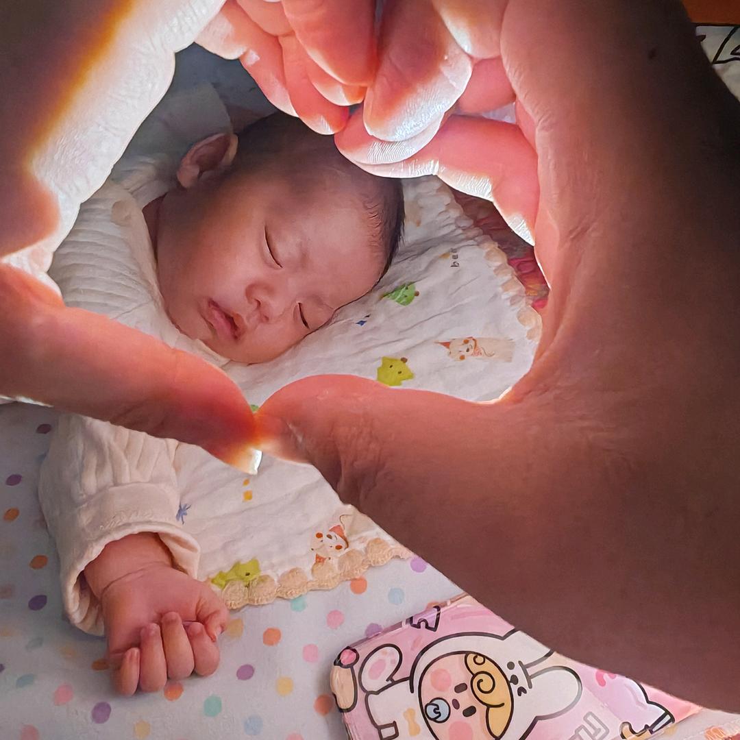 红旗满天下，东京看樱花