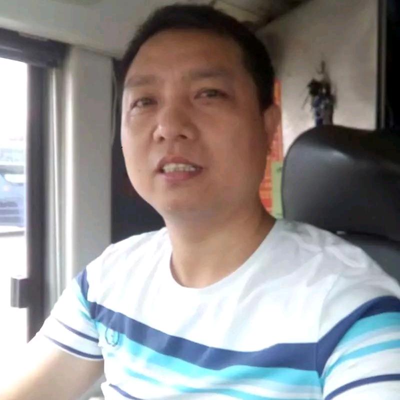 谭笑风生