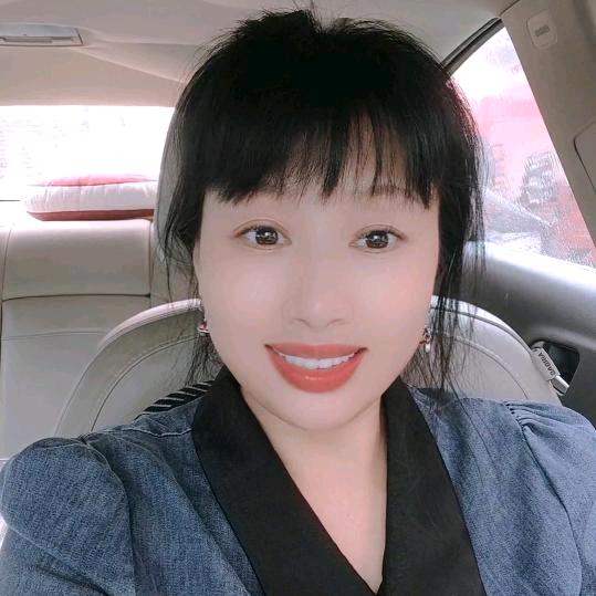 美酒千杯难自己，清茶一杯也醉人。