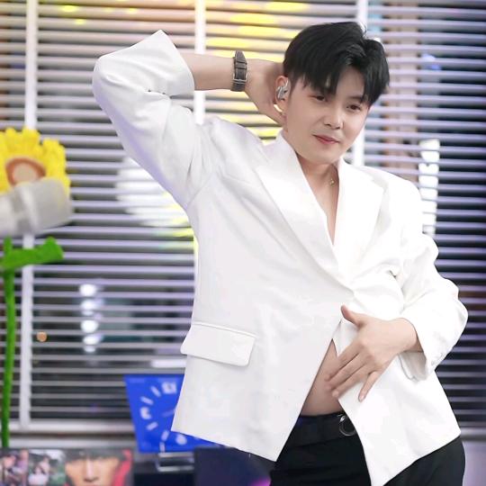 潇洒的花✨（拒私聊）