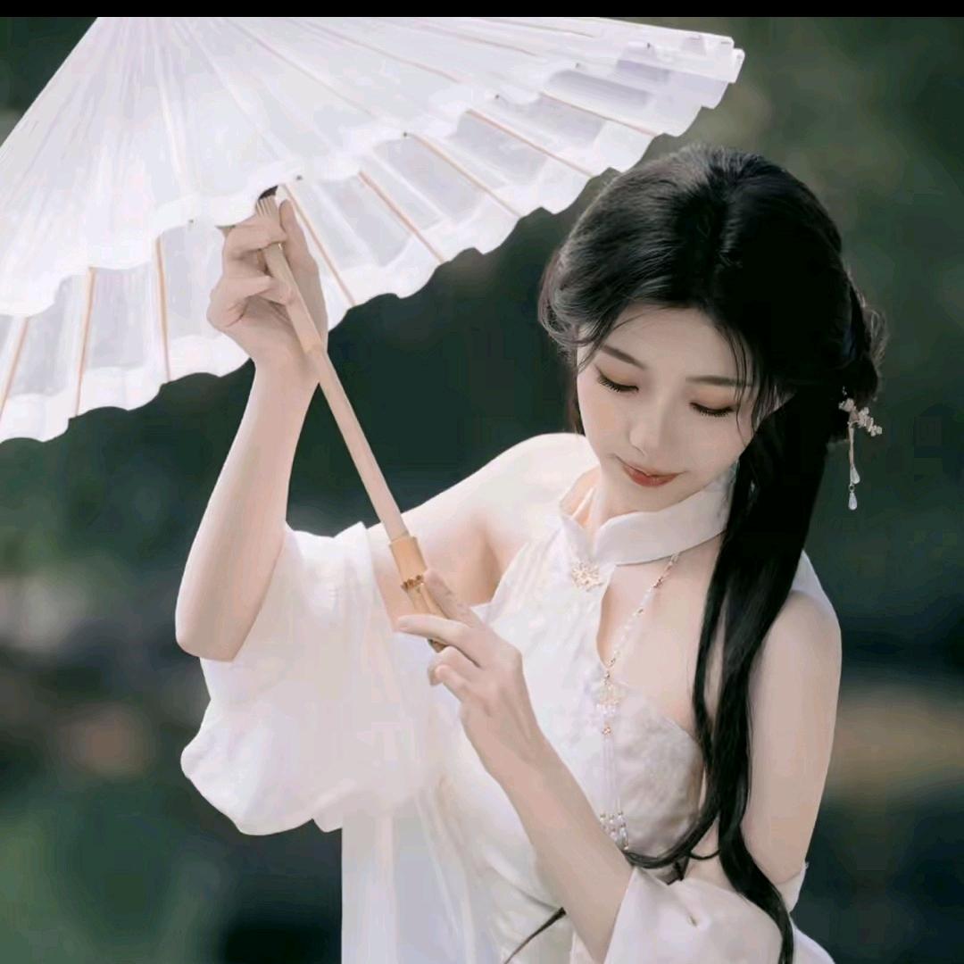 耿许儿玩英雄联盟导致faker连冠🦢