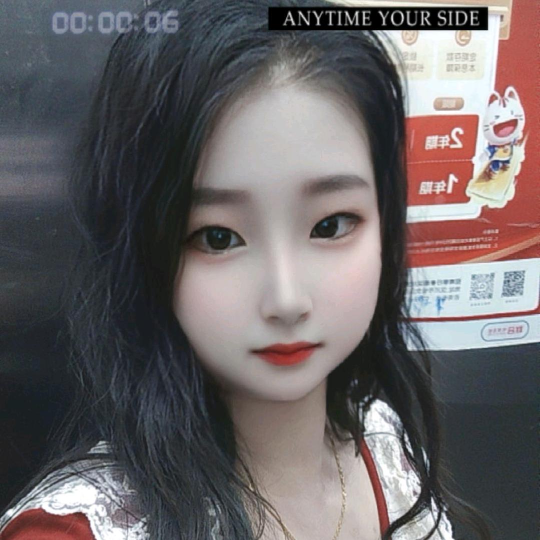 玫瑰藏于盛夏