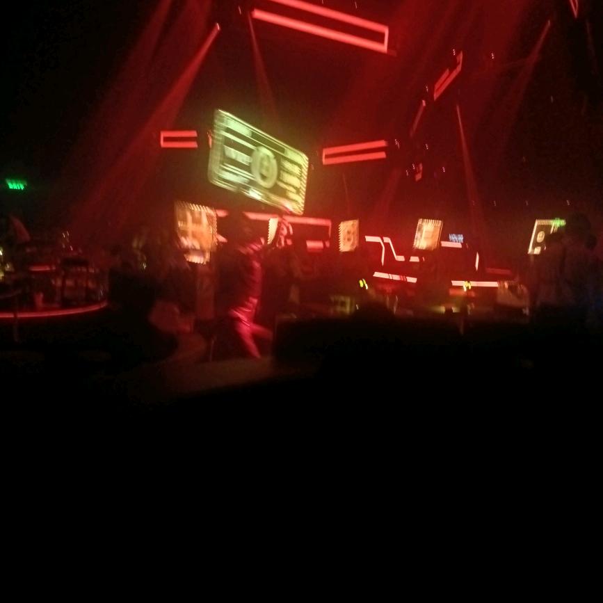 心不值钱。换醒自我自由放纵