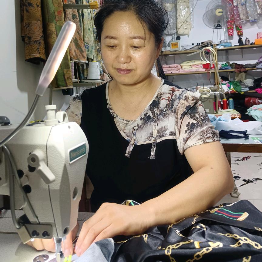 菏泽市牡丹区陈莲服装店
