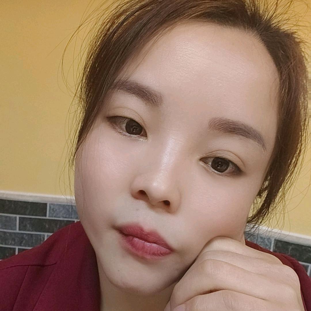 我们是双胞胎姐妹