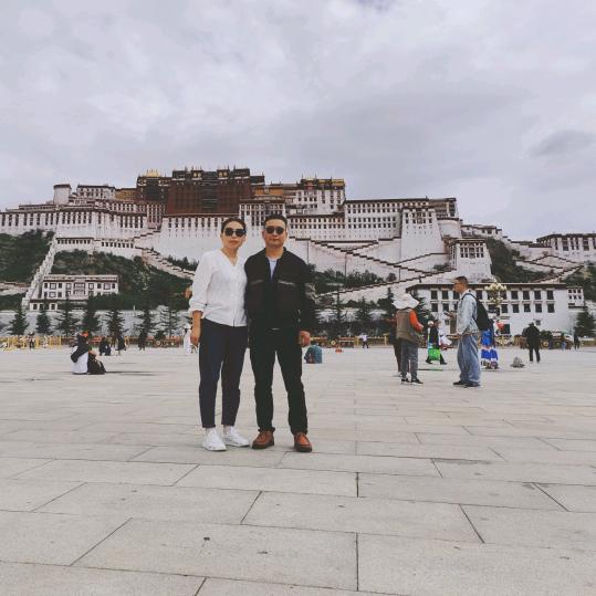 白色木偶的眼泪。