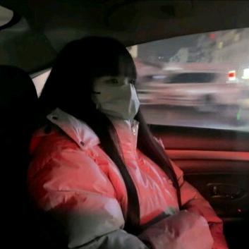 我吃饭的时候不饿.