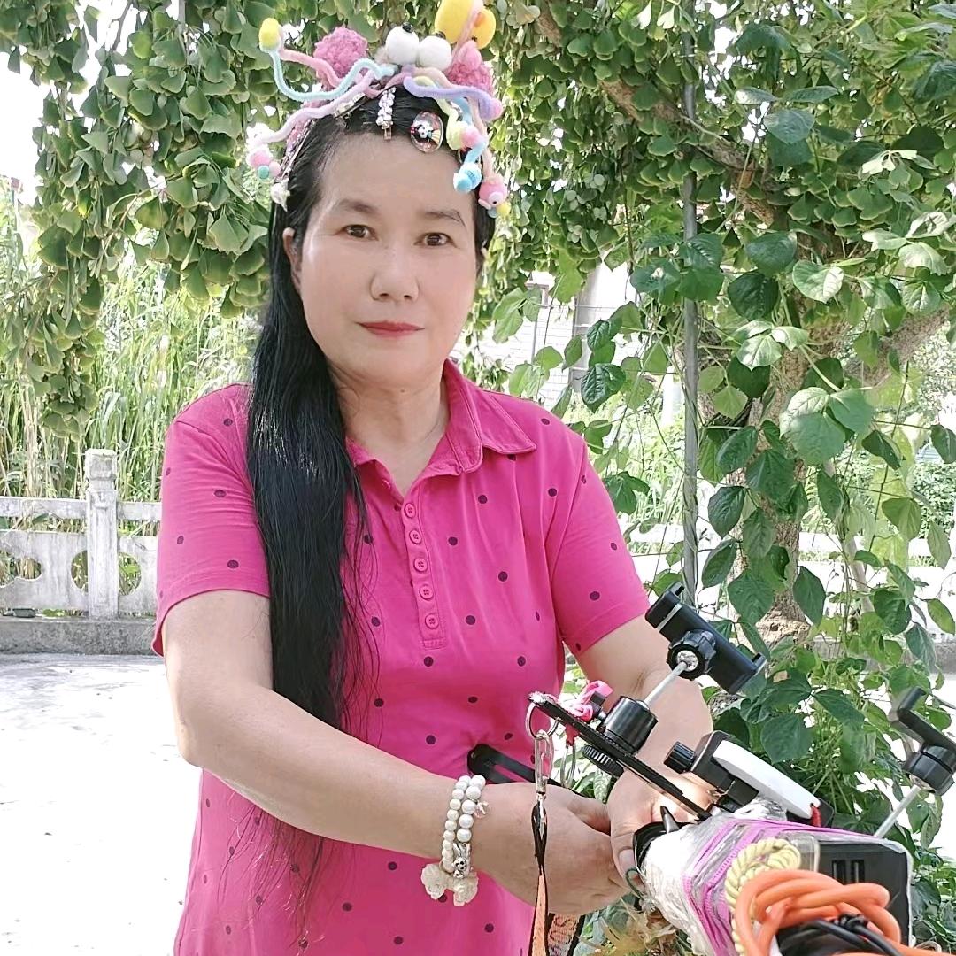 开心果🎤下午5点5分首播嗓子疼暂停播