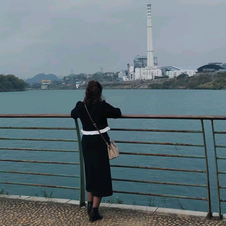 四丫（好物在橱窗）