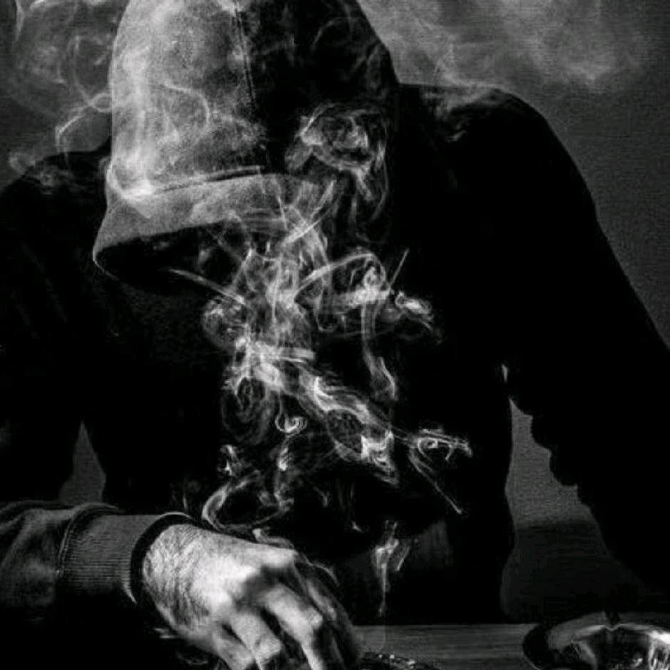 ꫞꯭孤身走暗巷এℯ⃝²º5᭄ོ༘