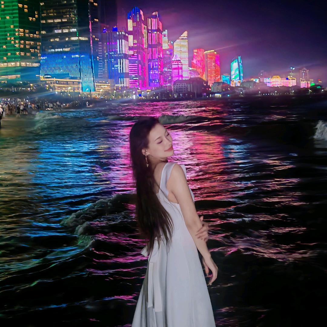 宇宙无敌暴龙美少女壮士