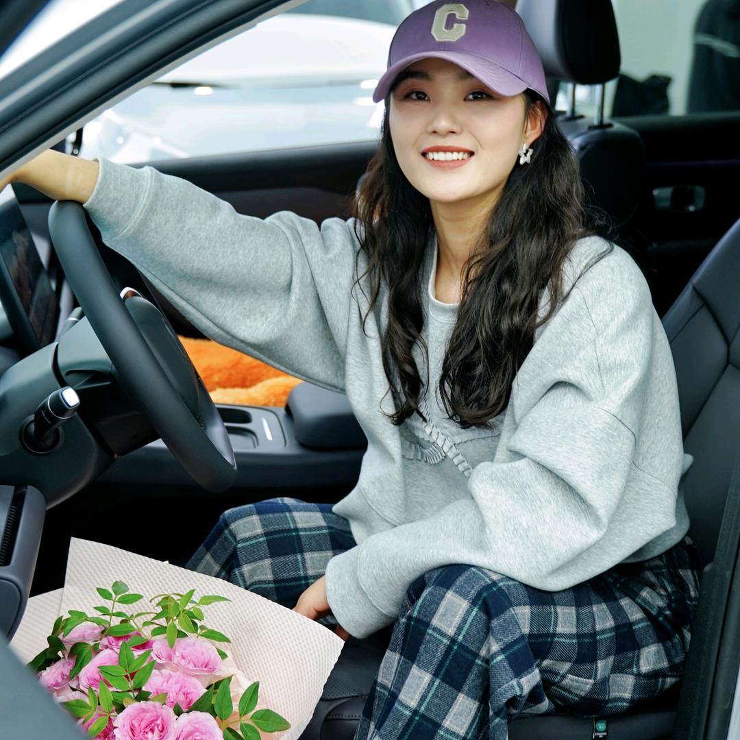 菜菜妮