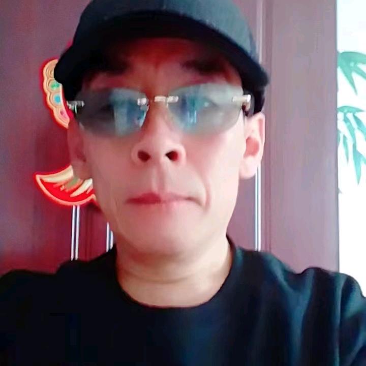 顺风哥🦄《开播号在主页》