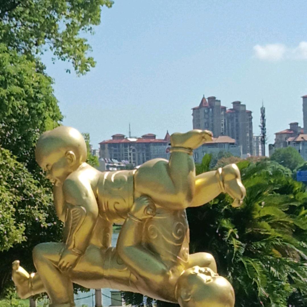 亮哥……