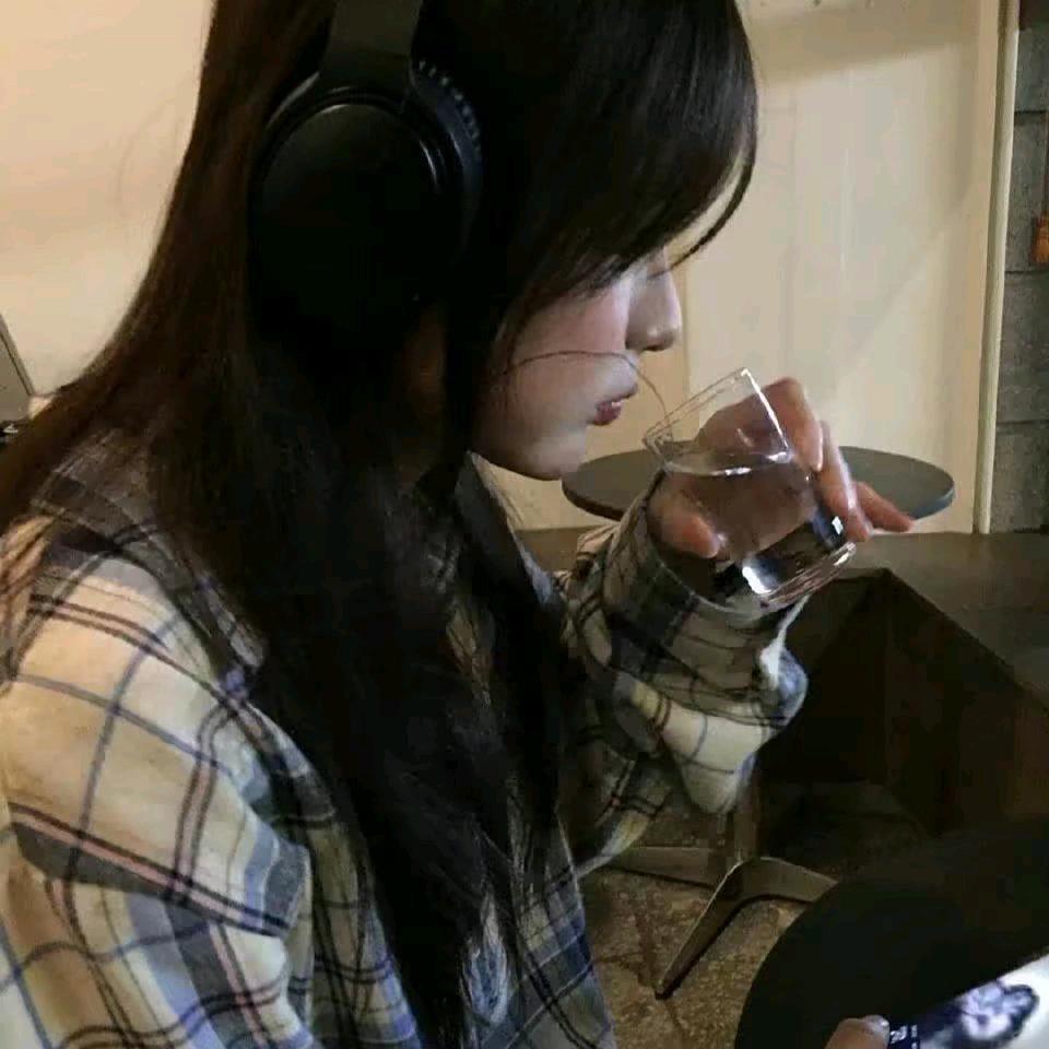 只只