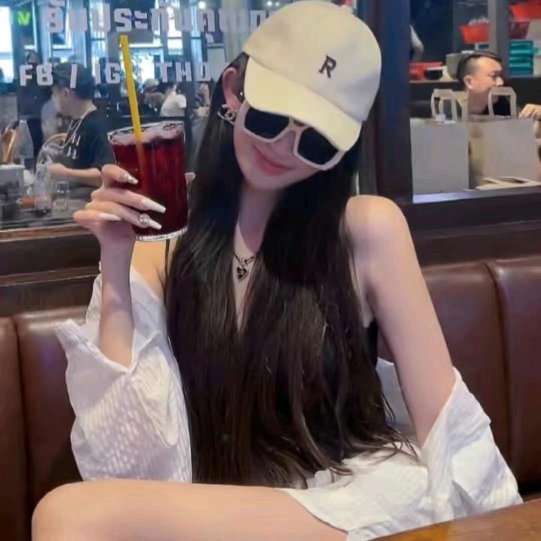 (❁´◡`❁)*✲ﾟ*一笑倾城(๑><