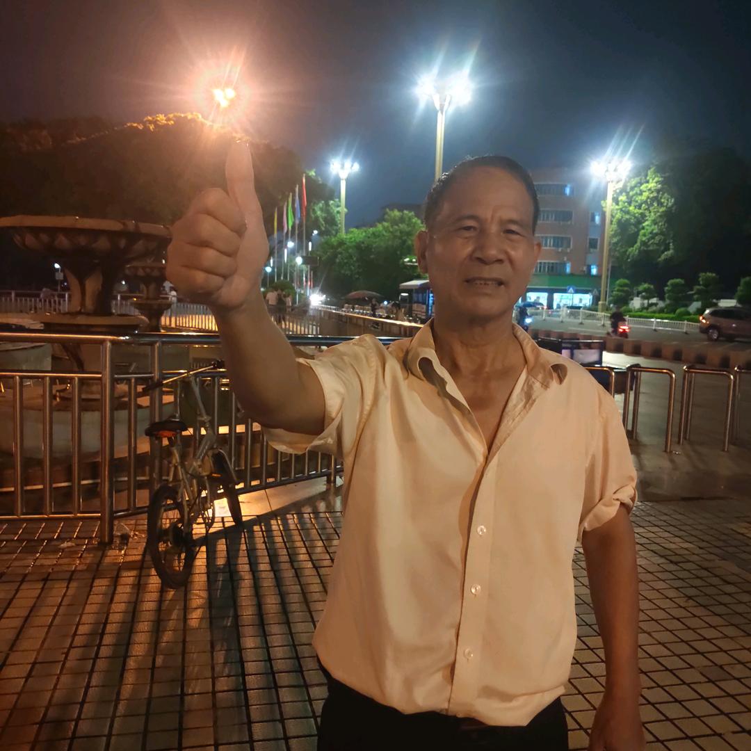 东莞周哥