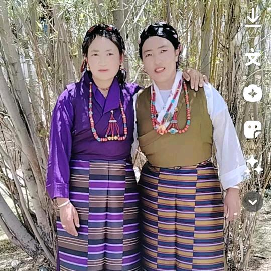 农村的姑娘。