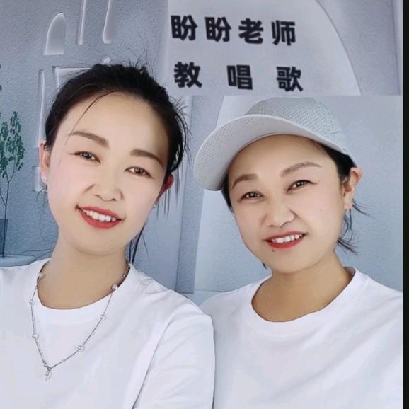 盼盼老师 (姐姐)