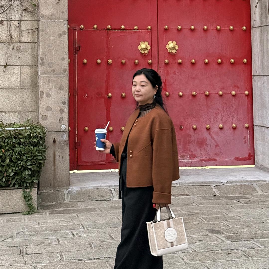 装饰一片天何小英