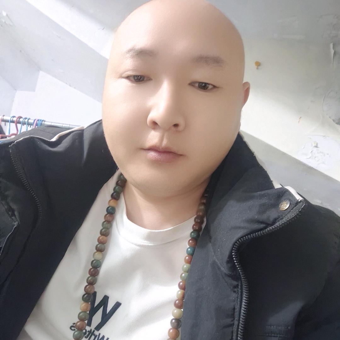 骑着二师兄进城