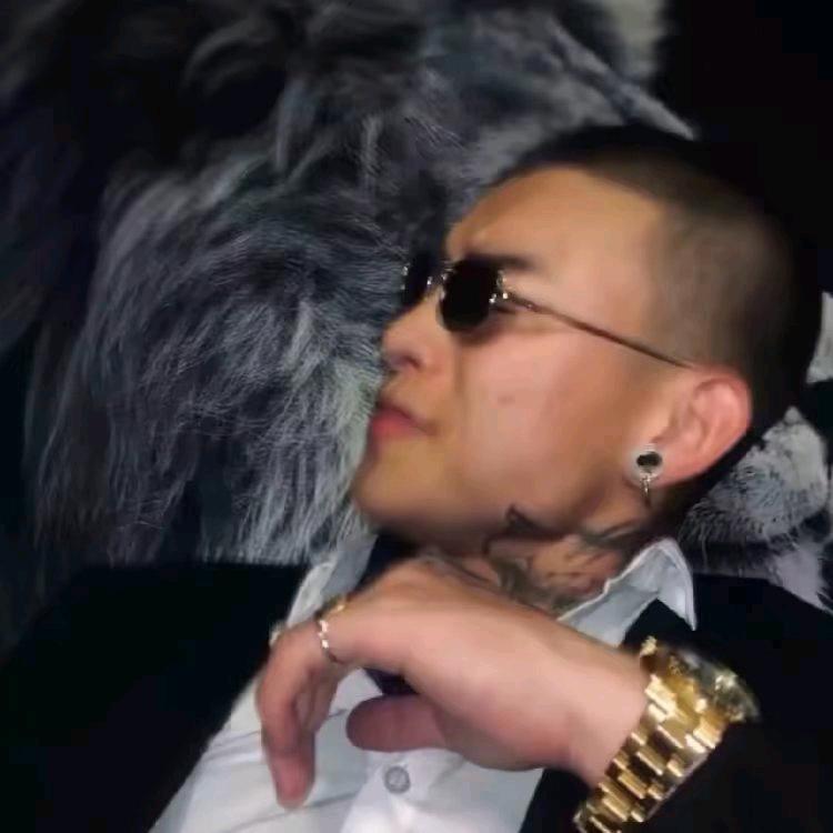 带上孤独讨生活