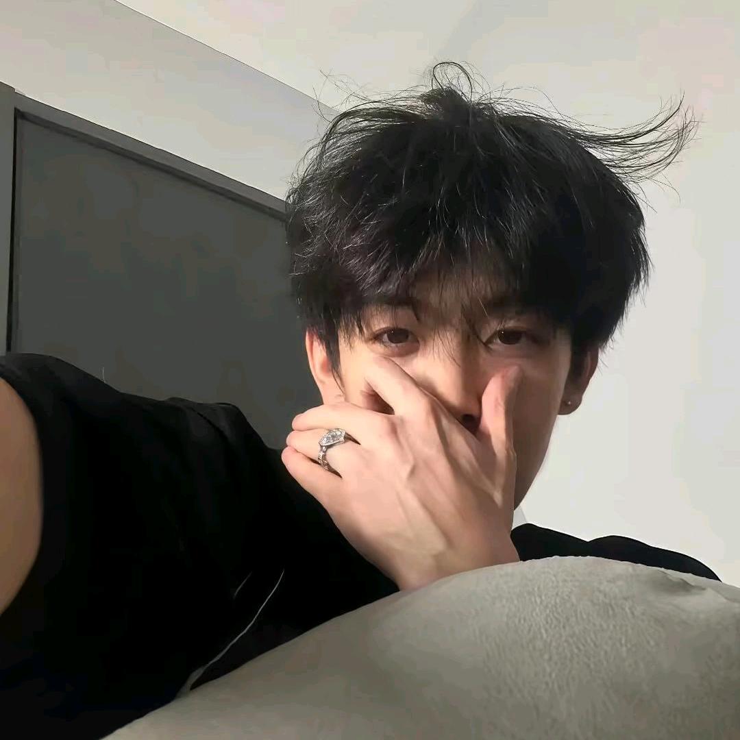 小王爱喝酒