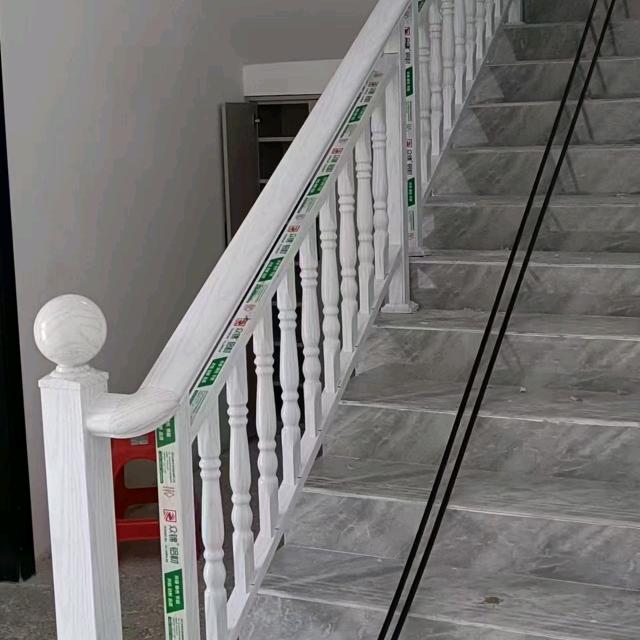 栏杆哥