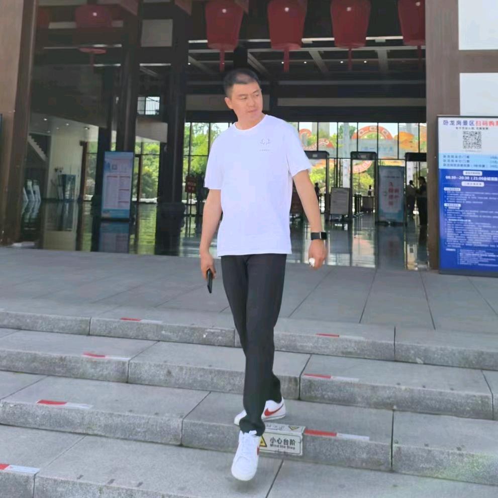 春生《人生何处不春风》