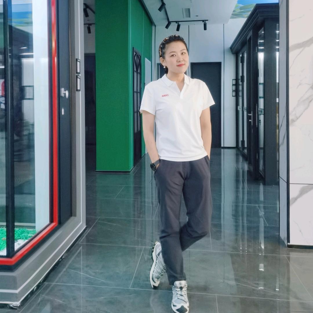 卖门窗的小姐姐