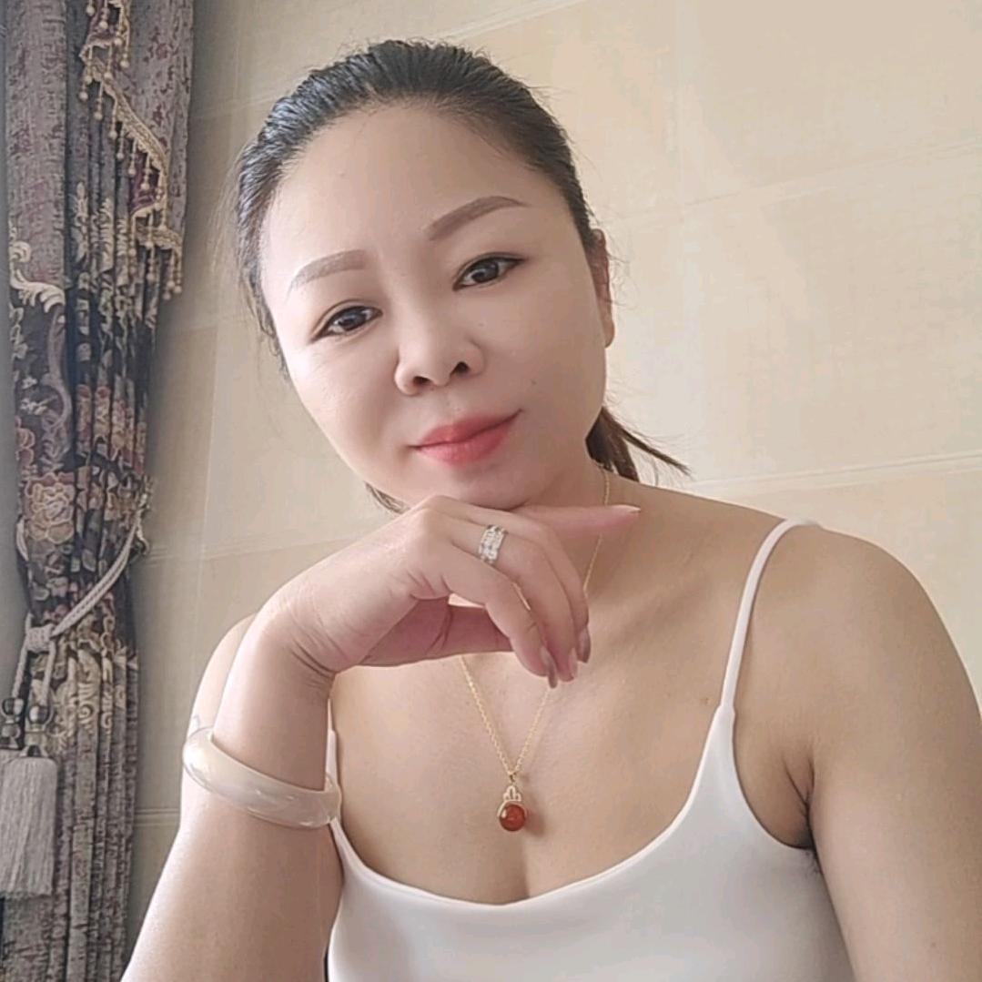 烟...在.寂寞☞中:)点燃♥