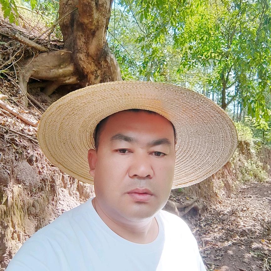 墨江章差河边农家园