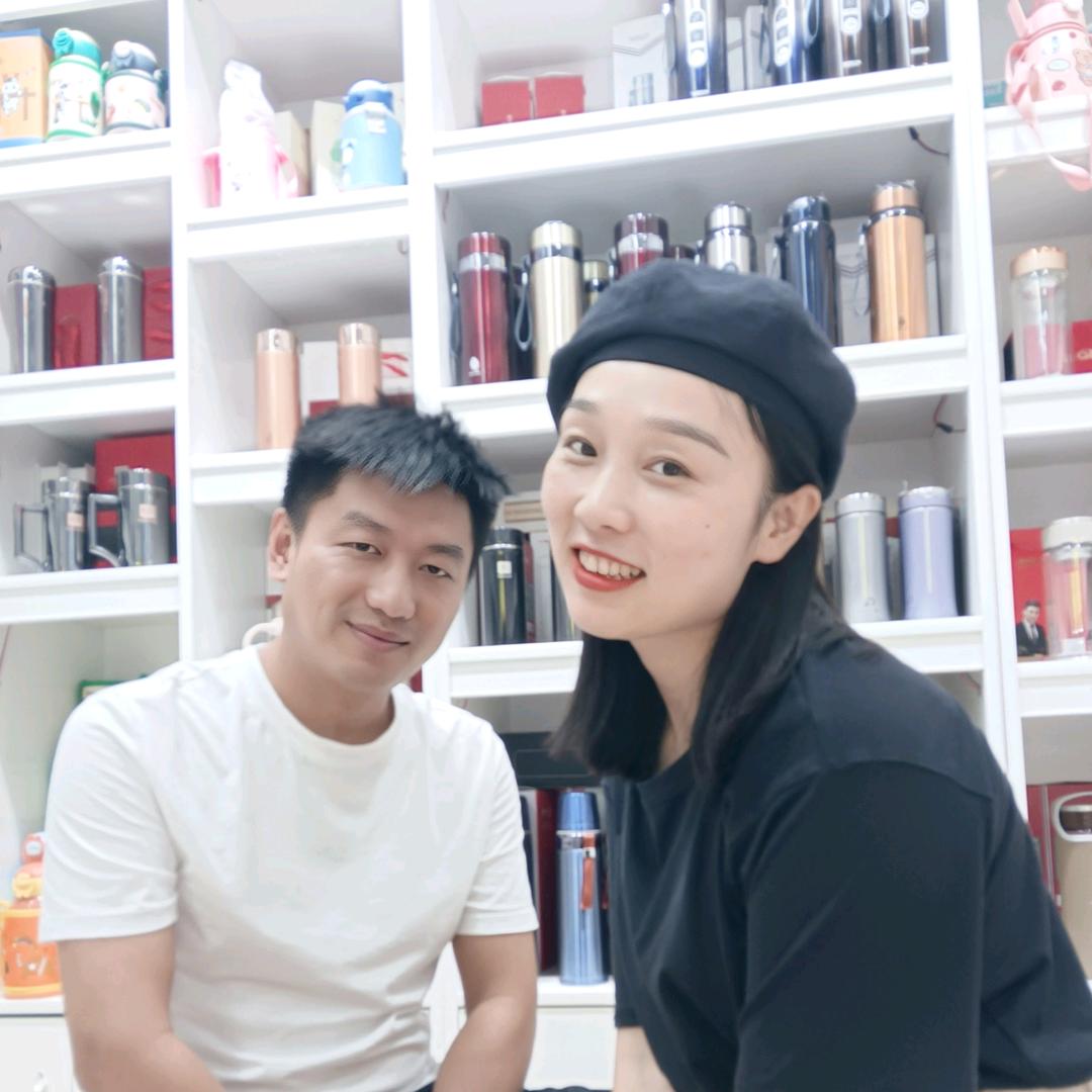 壹品杯工厂店邓坡