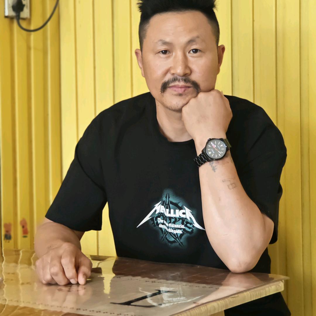 痞帅老男人