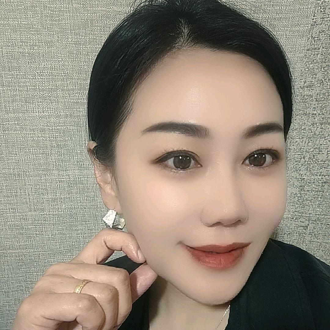 红姨，<(橱窗好物)>