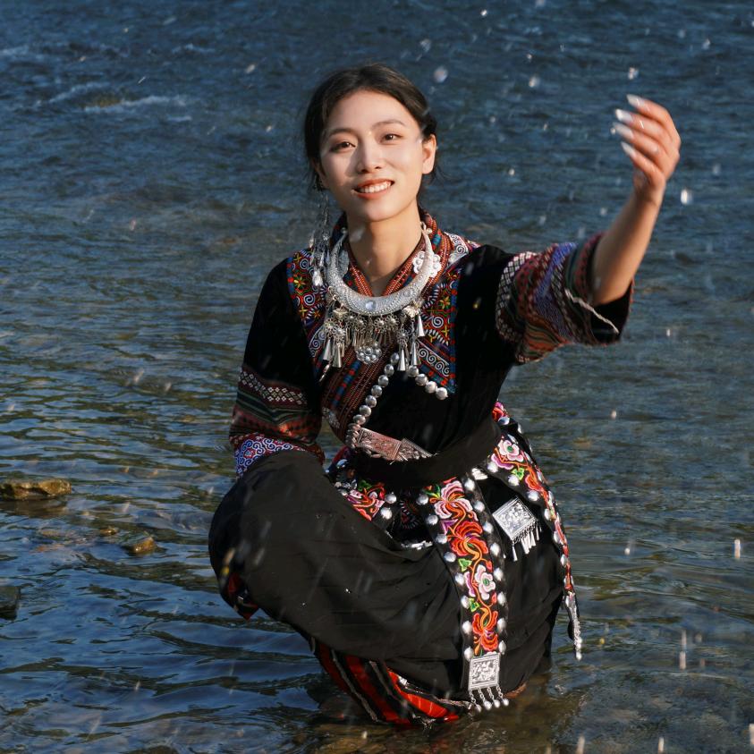 高过河阳光漂流侠用品中心