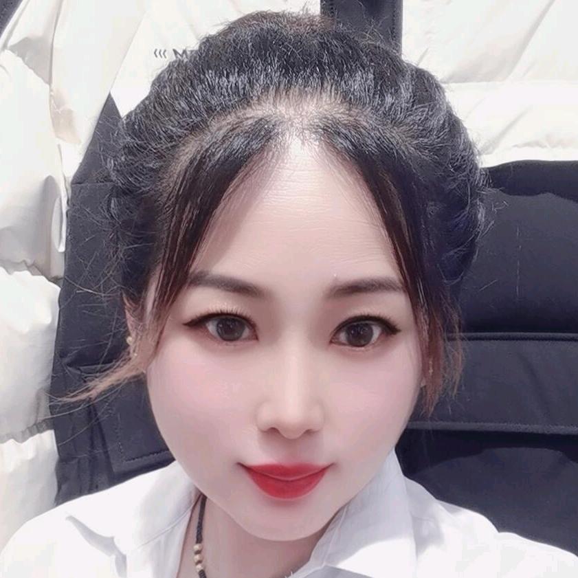 卖羽绒服的小姐姐