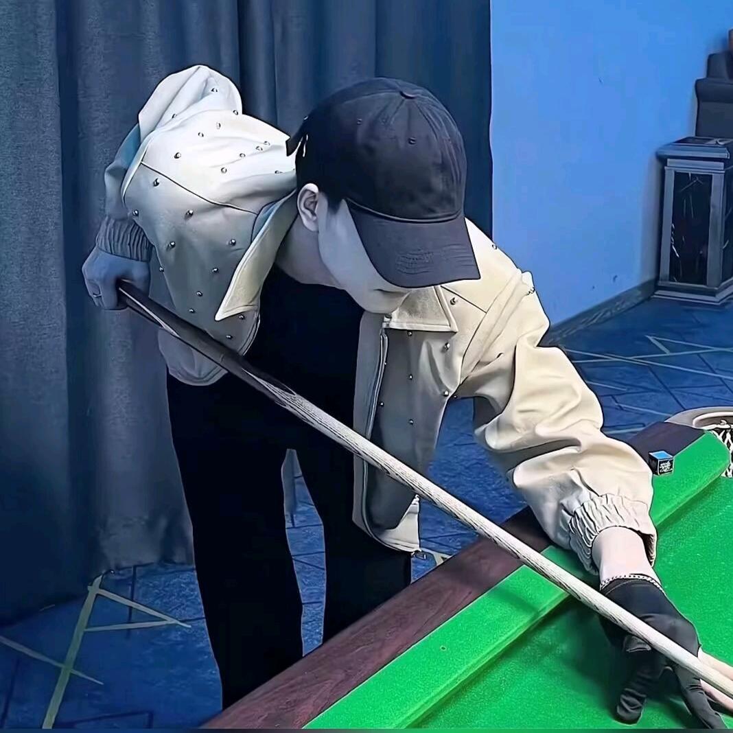 恐龙龙助理小佳