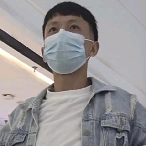 烫了个发