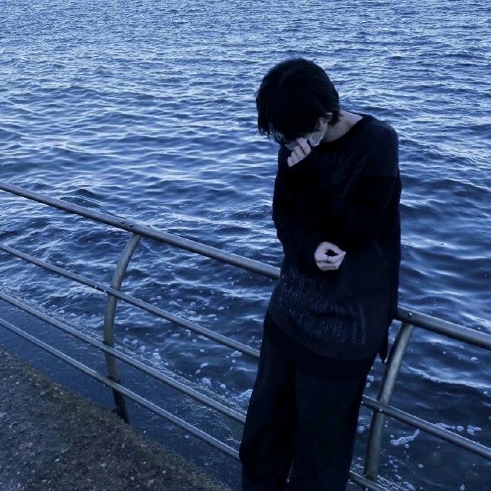 夜凉如水丶