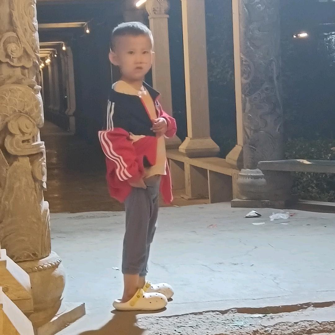 货运上楼倒垃圾