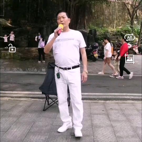 撩人三哥