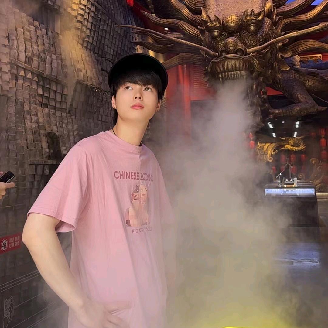 发型设计俊秀老师