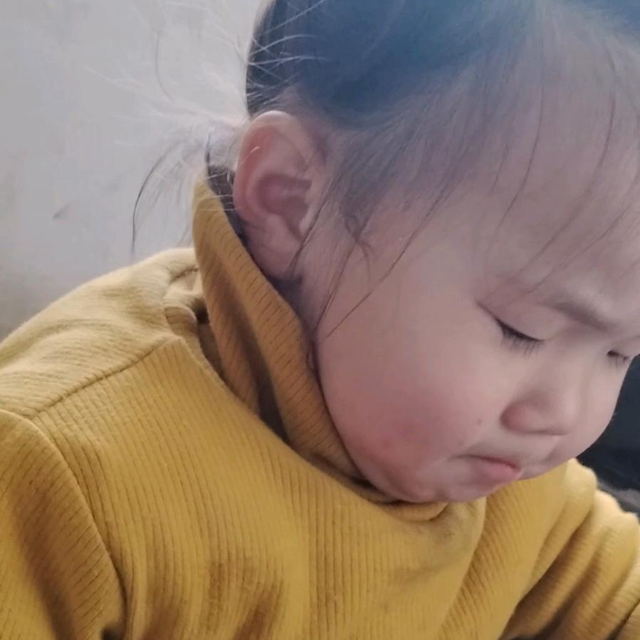 吃糖球  爬墙头 吃糖球  爬墙头