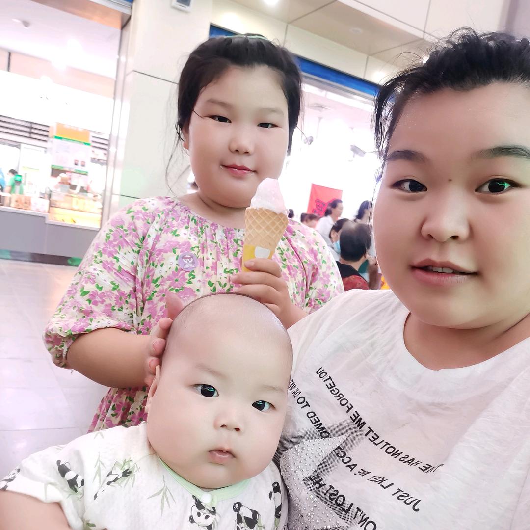 爱笑的佑佑