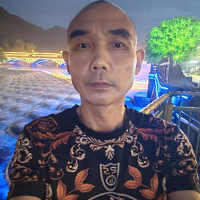 爱吃金银花粥的袁斌头像