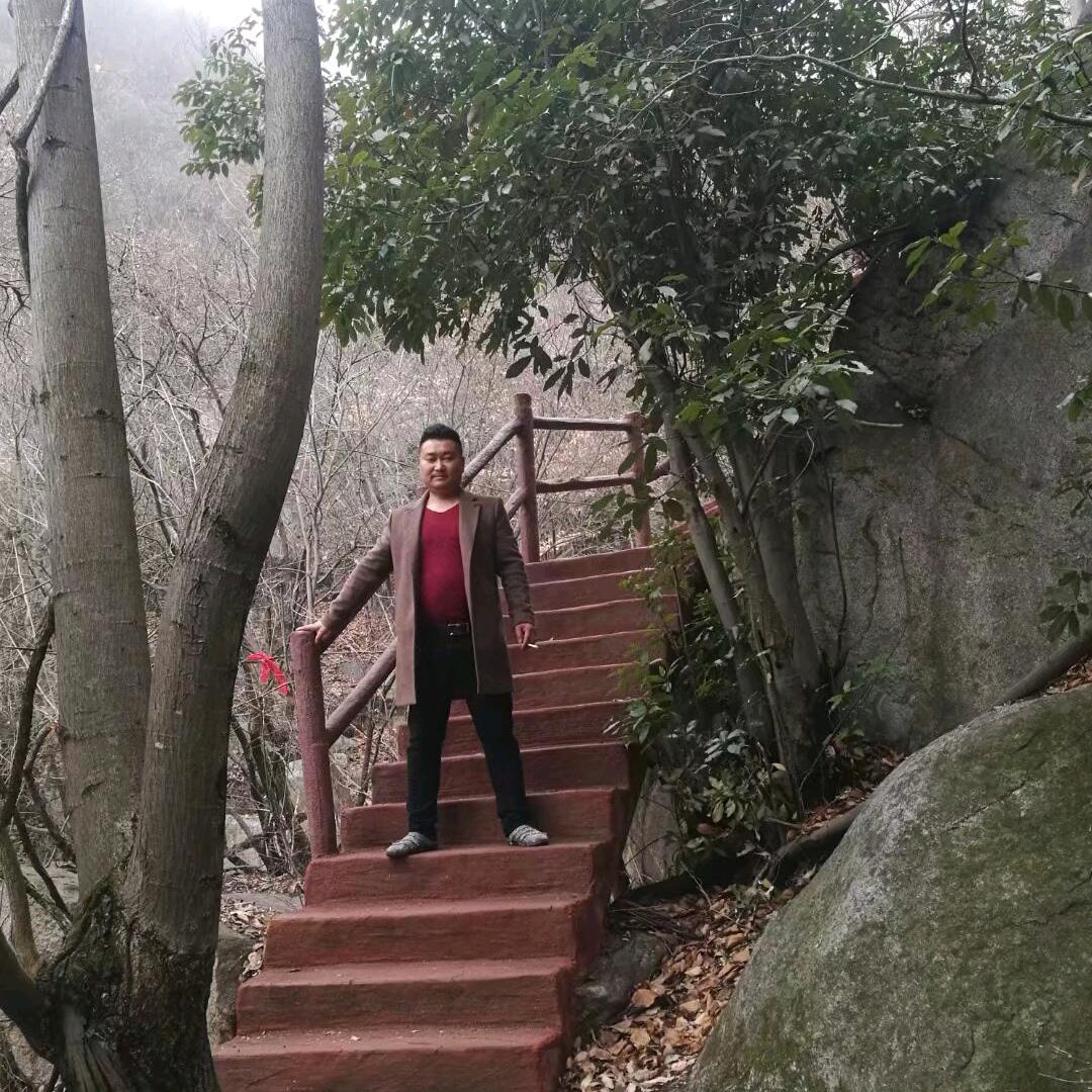 内乡县大众实木家具成品仓